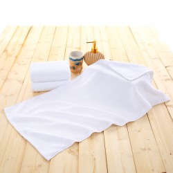 21-ply, 100g pure cotton white bath towels, wholesale for hotels, logo-emblazoned gifts, and promotional giveaways.