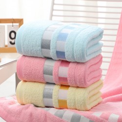 Manufacturer wholesale pure cotton bath towels, solid color, soft, absorbent, skin-friendly, daily use hotel gift with logo.