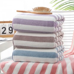 Manufacturer coral fleece bath towels, soft and absorbent, perfect for gift sets, simple and elegant bathing.